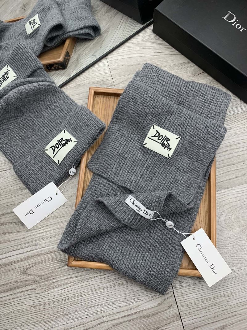 Christian Dior Caps Scarfs